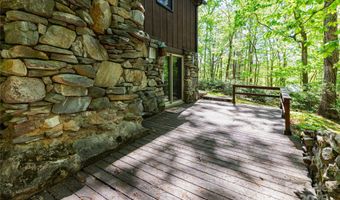 6 Woodmere Dr, Arden, NC 28704
