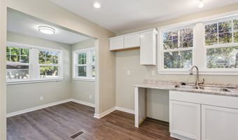 715 Grand Ave, Ames, IA 50010