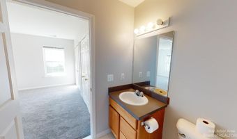 2785 S Knightsbridge Cir, Ann Arbor, MI 48105