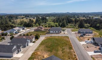 728 SEACREST Dr, Bandon, OR 97411