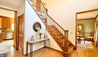 26 POLING FARM Ct, Belle Mead, NJ 08502