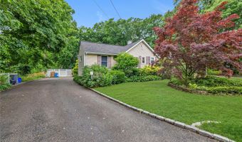 81 Union Ave, Amityville, NY 11701