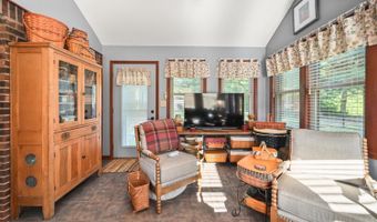 17 Pine Grove Dr, Batesville, IN 47006