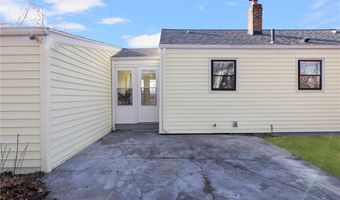 17 Loring St, Cranston, RI 02920