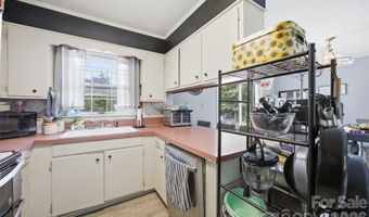 302 Charlotte St, Alexis, NC 28006