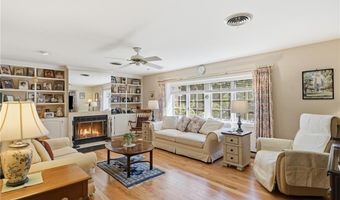 115 Pine Glen Dr, East Greenwich, RI 02818
