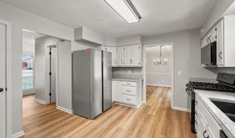 17 Pine Grove Dr, Batesville, IN 47006