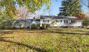 25 Edgebrook Ln, Airmont, NY 10952