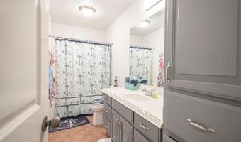 916 B Bronstad Dr, Andrews, TX 79714