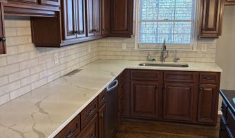 150 CHESTNUT Dr, Alabaster, AL 35007