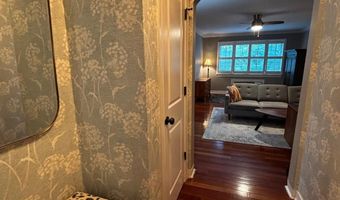 820 S WASHINGTON St 226, Alexandria, VA 22314