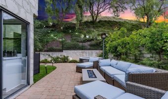 29729 Strawberry Hill Dr, Agoura Hills, CA 91301