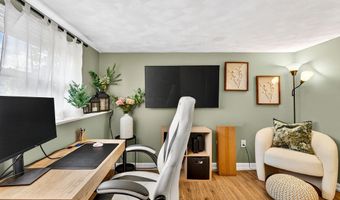 10 Meadowbrook Rd, Auburn, MA 01501
