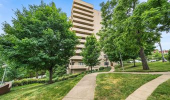 1101 S ARLINGTON RIDGE Rd 212, Arlington, VA 22202