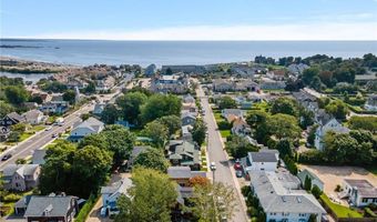 14 Robinson St, Narragansett, RI 02882