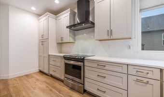 20870 YOSEMITE St NE, Aurora, OR 97002