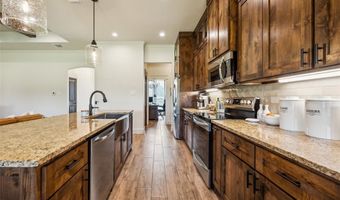 1308 Green Ridge Rd, Weatherford, TX 76085
