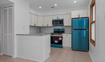 33 BARK HOLLOW Ln, Horsham, PA 19044