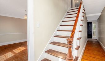 4 Main St, Ashburnham, MA 01430