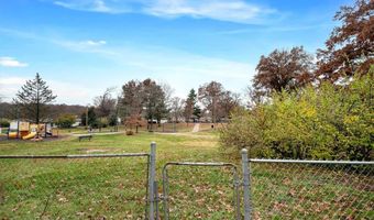 453 Rosedale Ter, Ballwin, MO 63021