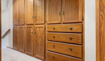 1334 W CLOVERDALE Dr, Appleton, WI 54914
