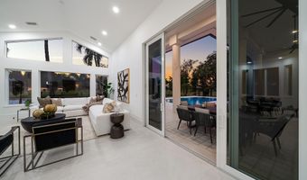 100 Glenbrook Ct, Atlantis, FL 33462