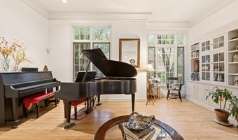 5803 MADAKET Rd, Bethesda, MD 20816