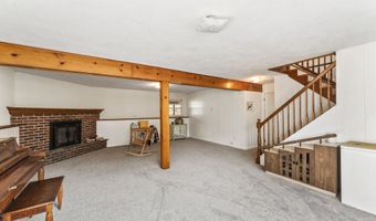 6 Advocate Pl, Danbury, CT 06810