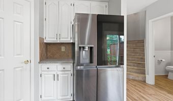 7035 KINGS MANOR Dr, Alexandria, VA 22315