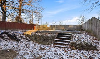 826 Yorkshire Rd, Anderson, IN 46012