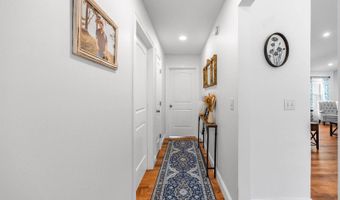 51 Knoll Crest Dr, Bangor, ME 04401