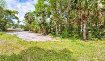 254 8th St, Apalachicola, FL 32320