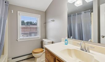 11 Concord Pl, Auburn, ME 04210