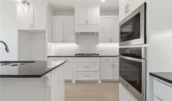 7014 Orange Ave, Bentonville, AR 72713