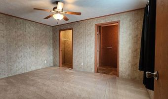 4005 19th St NE, Bismarck, ND 58503