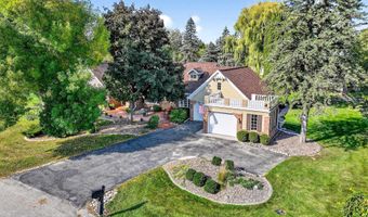 9 MEADOWBROOK Ln, Appleton, WI 54914