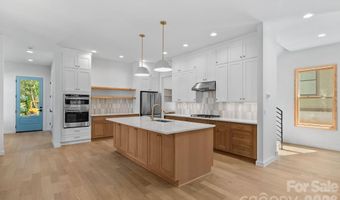 35 Grindstaff Dr, Asheville, NC 28803