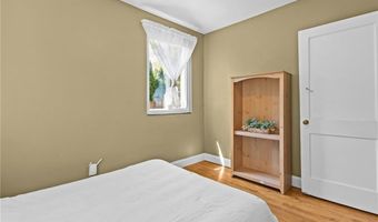 9 Kitchener Rd, Johnston, RI 02919