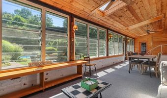 316 Leetes Island Rd, Branford, CT 06405
