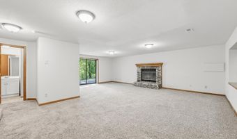 636 Dublin Dr, Andover, KS 67002