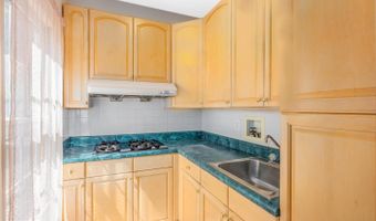 10834 HILLBROOKE Ln, Potomac, MD 20854