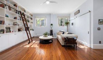 78 Coggeshall Ave 3, Newport, RI 02840