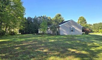 83 Clover Ln, Auburn, ME 04210