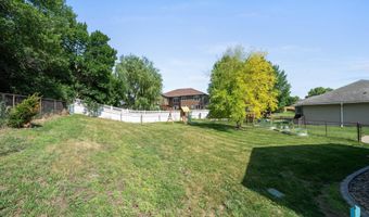 212 N Fairway Dr, Brandon, SD 57005