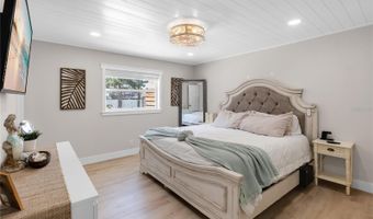 327 FRANCIS Dr, Apollo Beach, FL 33572