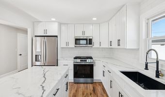 38 Somerset Rd E, Amityville, NY 11701
