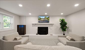 7324 AUBURN St, Annandale, VA 22003