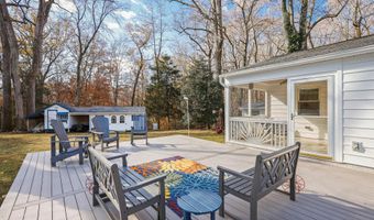 595 PINEWOOD Dr, Annapolis, MD 21401