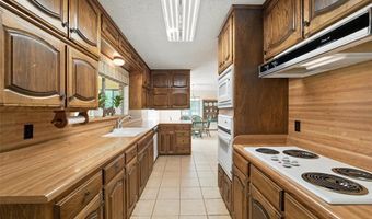 7220 Tucker Dr, Weatherford, TX 76085