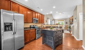8 Mallard Run Dr, Arden, NC 28704